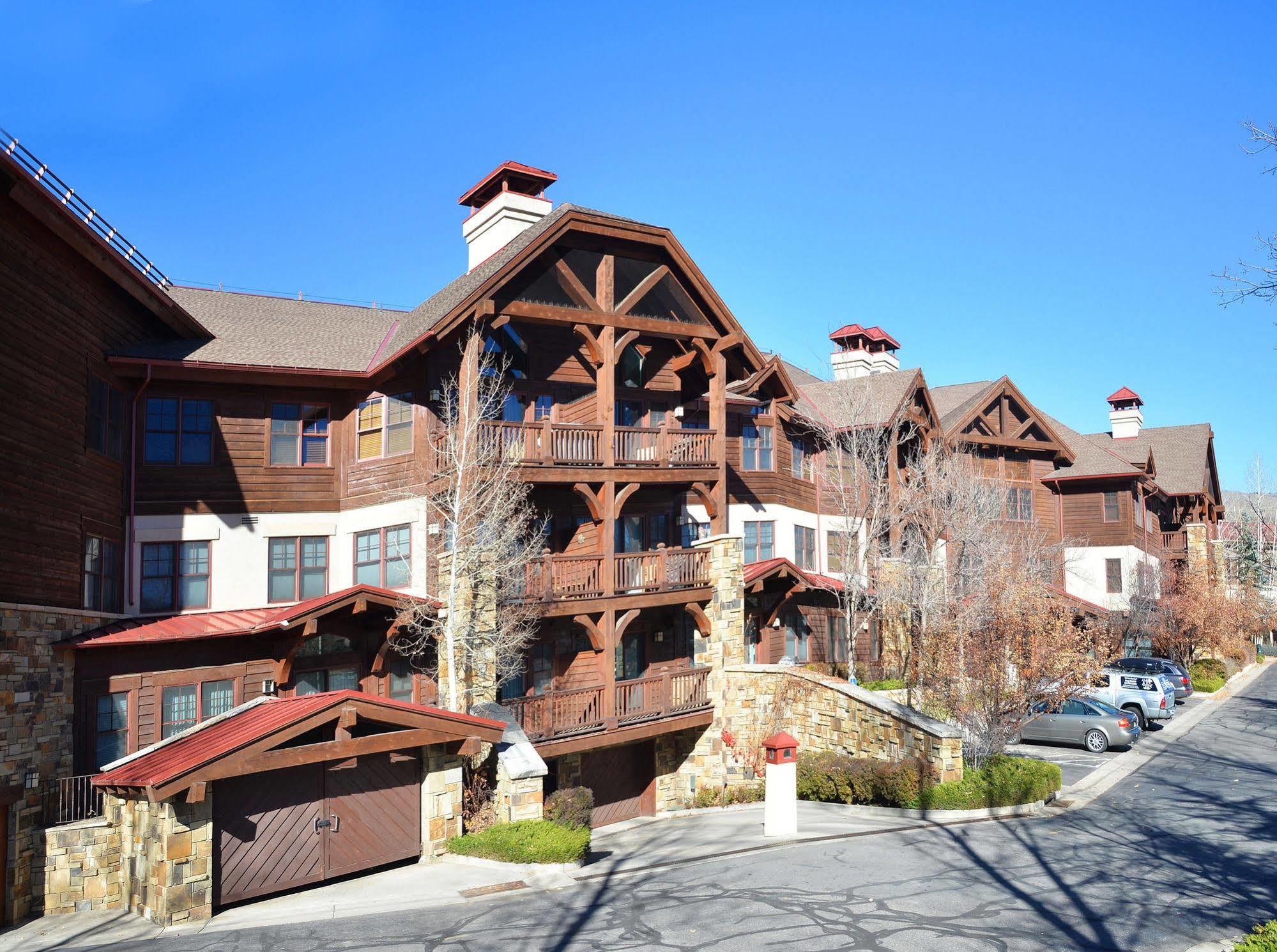 Lodge At Brookside Avon Village Exteriör bild