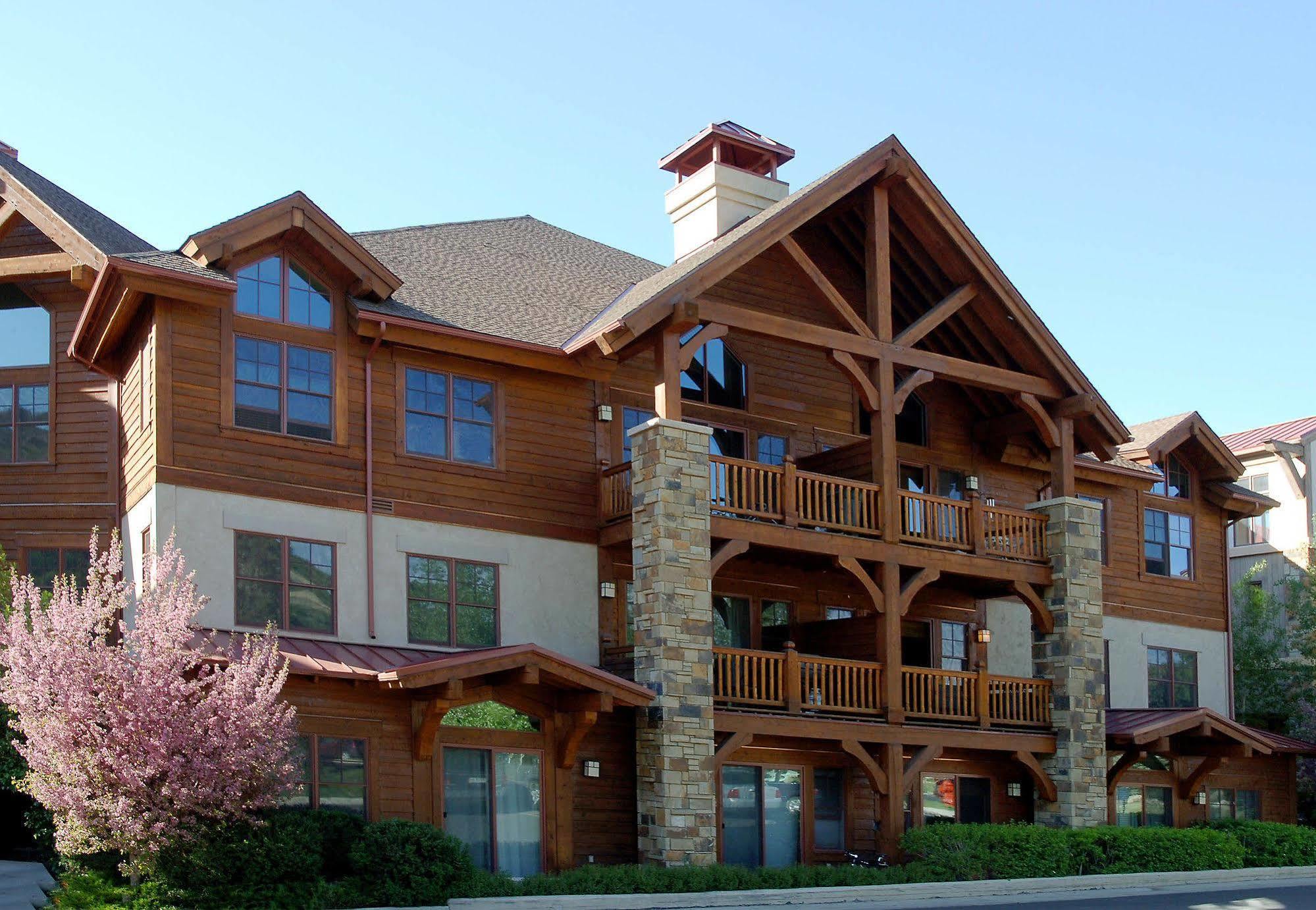 Lodge At Brookside Avon Village Exteriör bild