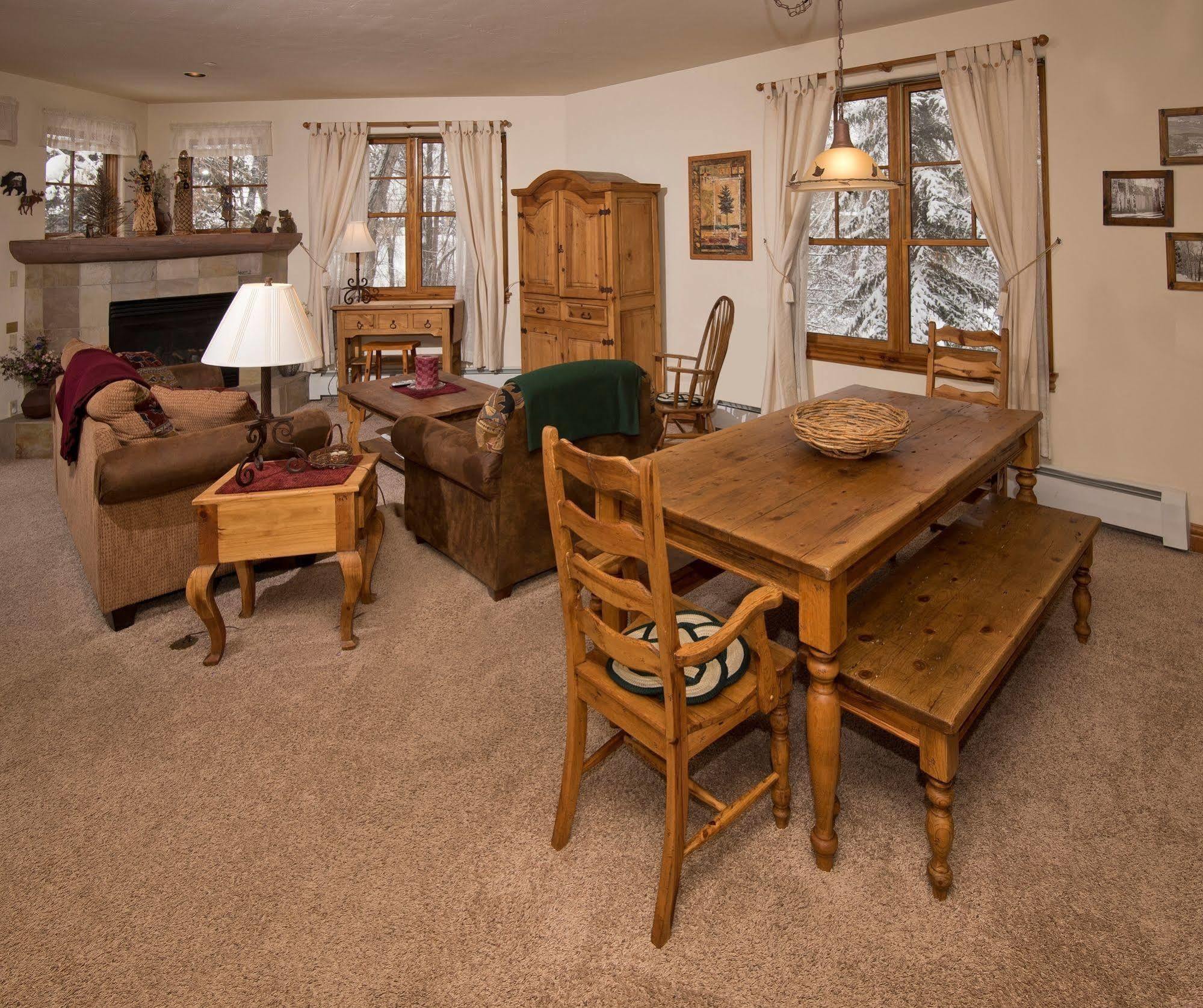 Lodge At Brookside Avon Village Exteriör bild