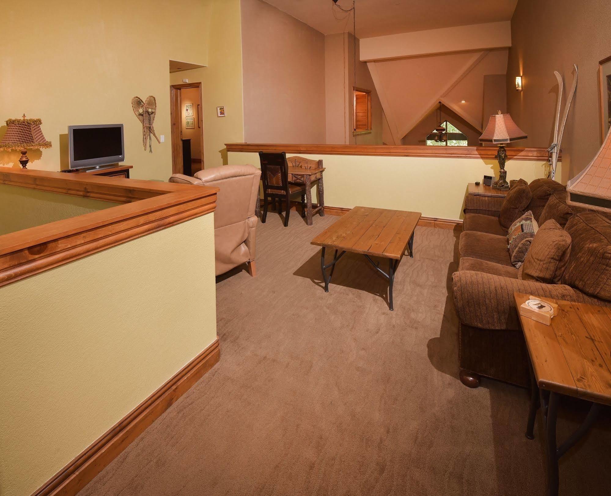 Lodge At Brookside Avon Village Exteriör bild