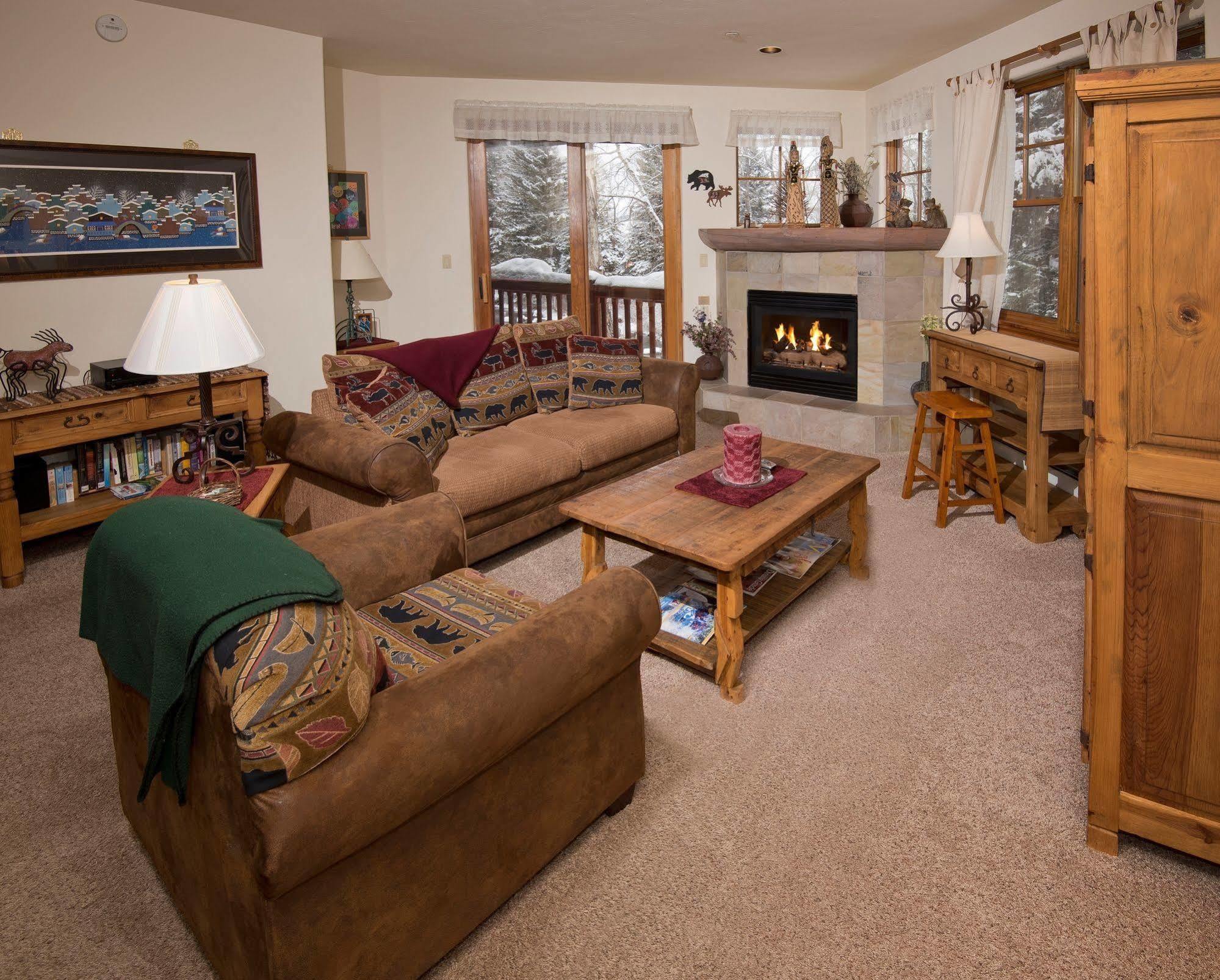Lodge At Brookside Avon Village Exteriör bild